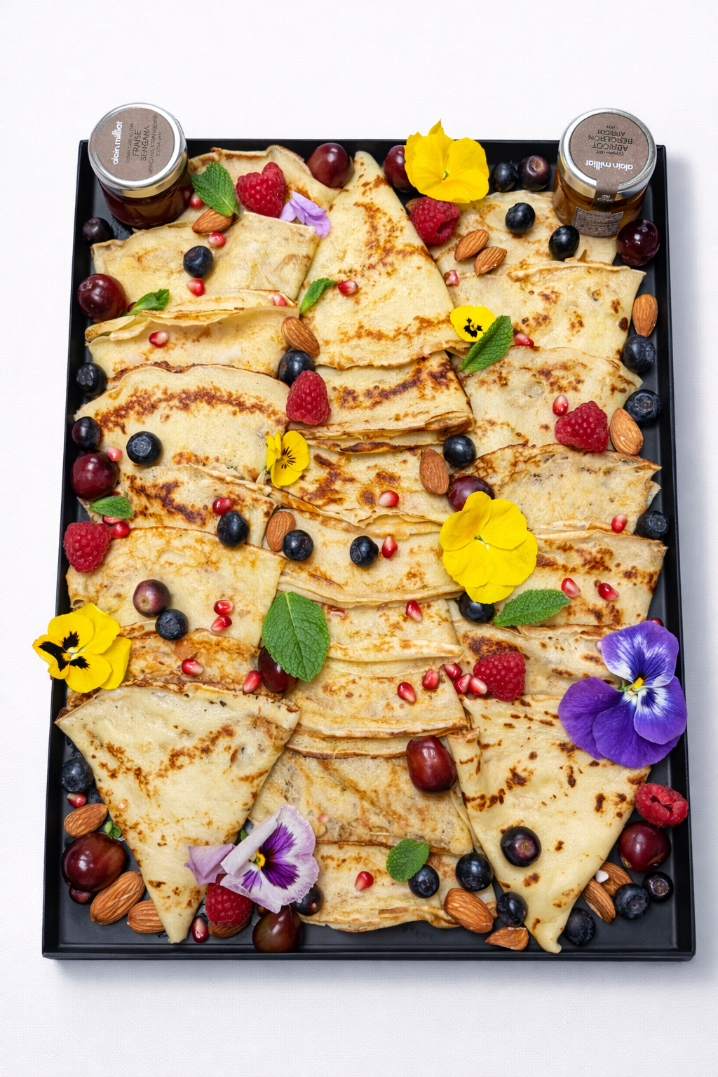 Plateau de crêpes, fruits et confitures Alain Milliat